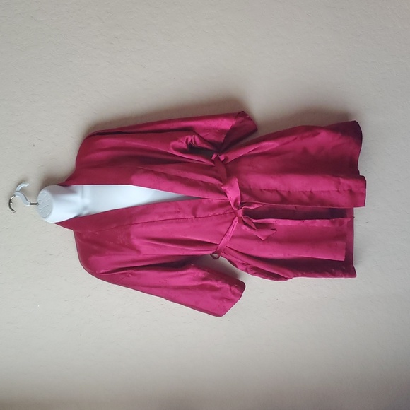 VGE California Dynasty S/M red colored satin robe - Picture 1 of 5
